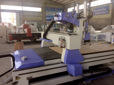 供應(yīng)石家莊木工加工中心,木工數(shù)控排鉆加工中心